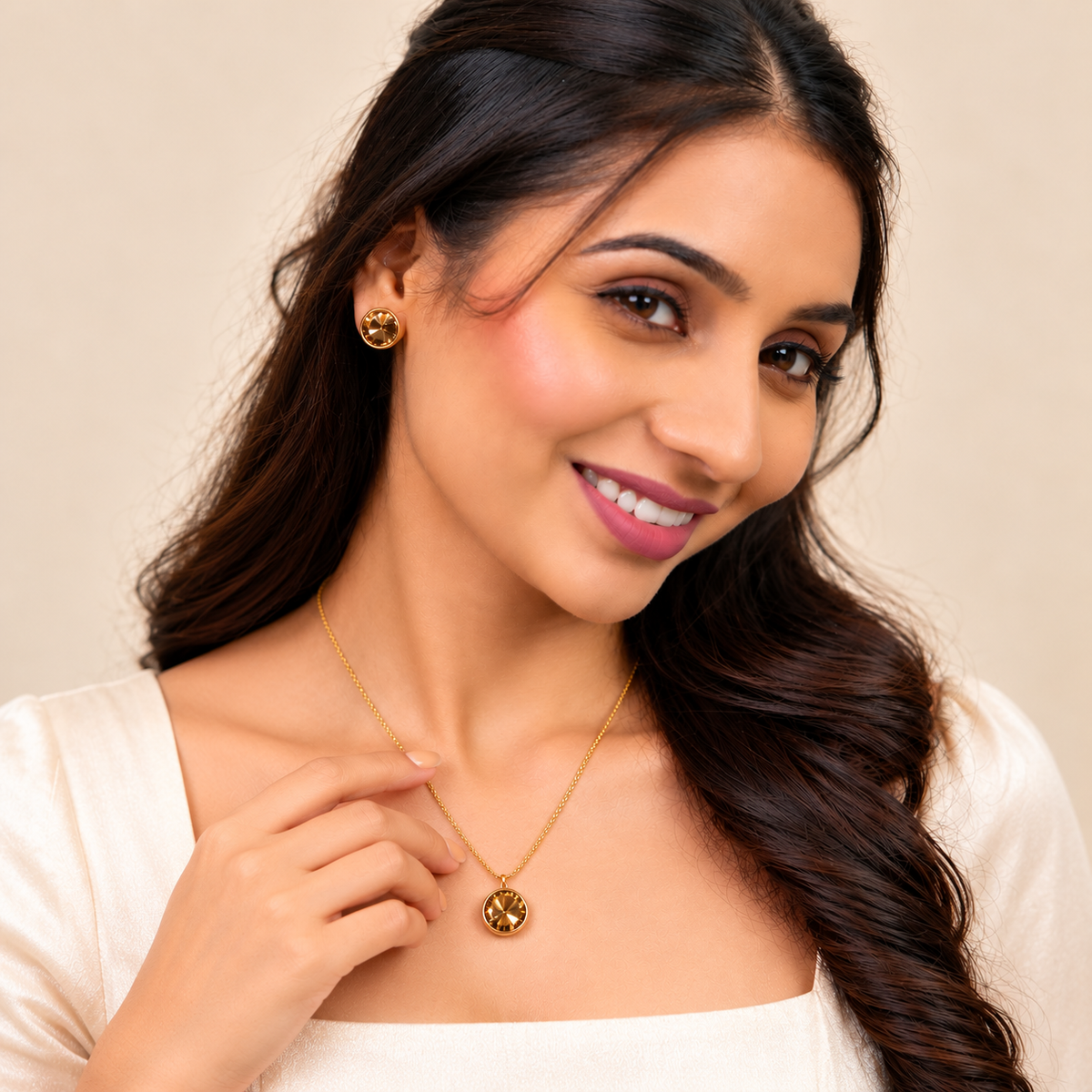 Gold-Toned Round Crystal Pendant Necklace & Stud Earrings Jewellery