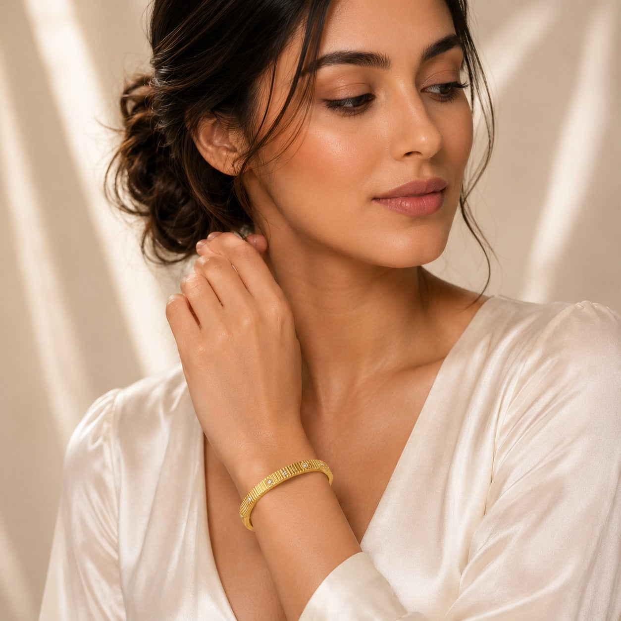 Golden Radiance Crystal Studded Bangle for Women – Elegant Gold-Tone Ribbed Kada Bracelet for Party & Daily Wear